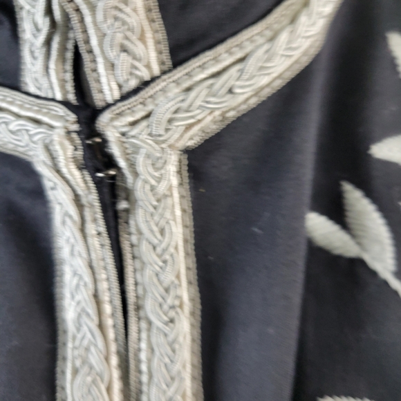 Debbie Shuchat Embroidered Jacket /Blazer Hook closures Size 16 Black 97% Cotton - Picture 3 of 16